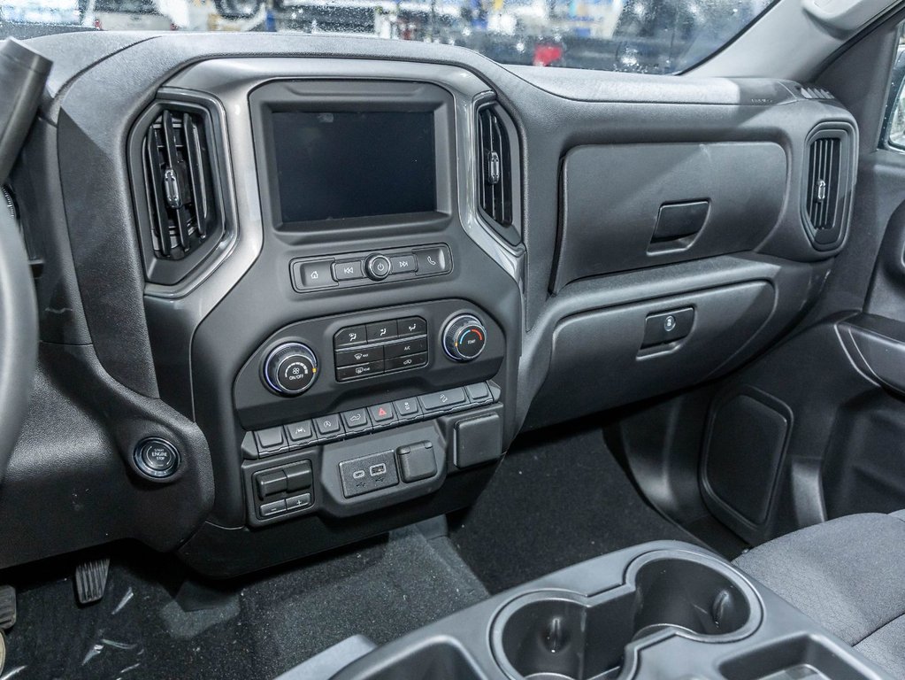 Chevrolet Silverado 1500  2026 à St-Jérôme, Québec - 18 - w1024h768px