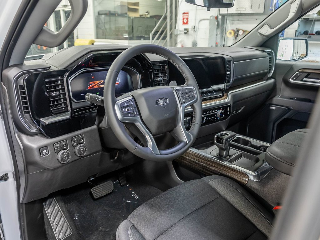 2026 Chevrolet Silverado 1500 in St-Jérôme, Quebec - 12 - w1024h768px