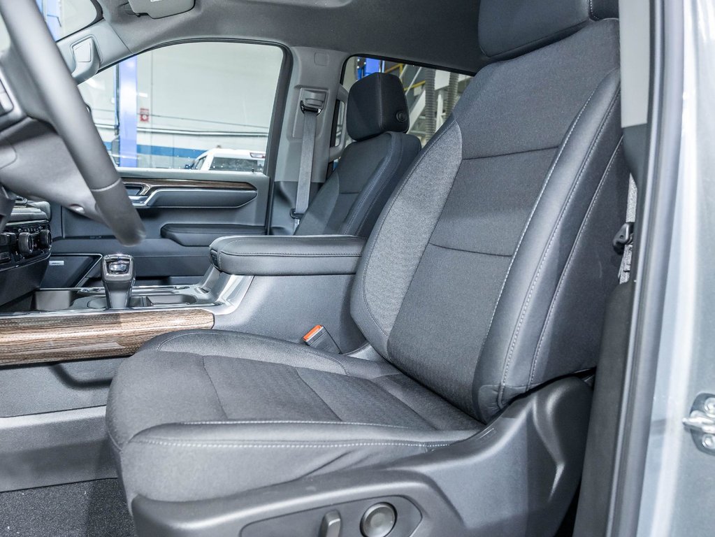 2026 Chevrolet Silverado 1500 in St-Jérôme, Quebec - 11 - w1024h768px