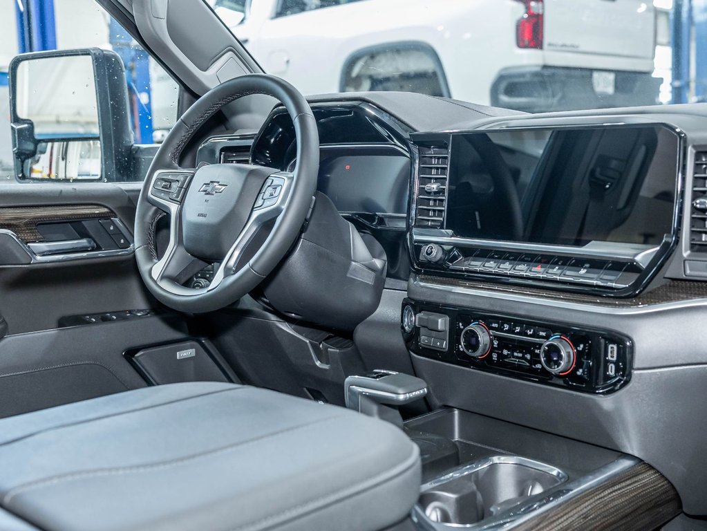2026 Chevrolet Silverado 1500 in St-Jérôme, Quebec - 30 - w1024h768px