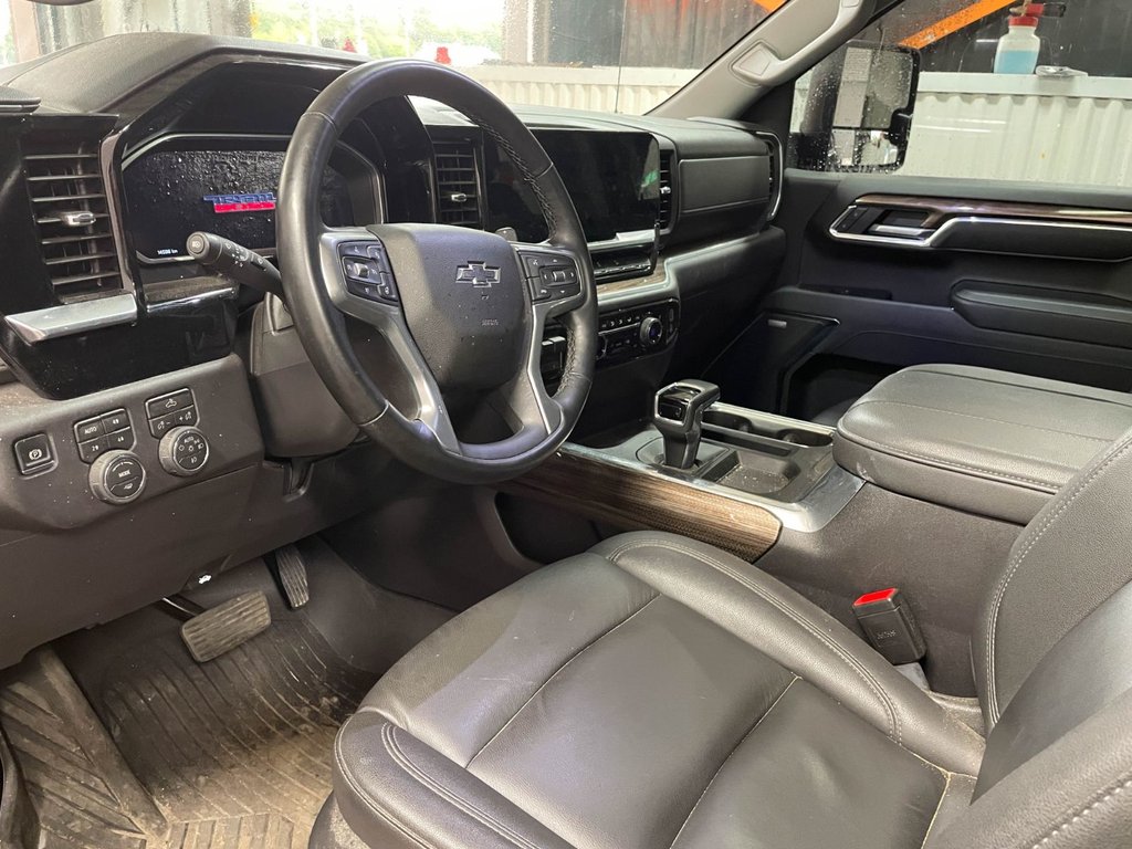 2026 Chevrolet Silverado 1500 in St-Jérôme, Quebec - 5 - w1024h768px