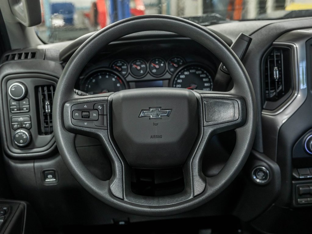 2026 Chevrolet Silverado 1500 in St-Jérôme, Quebec - 12 - w1024h768px