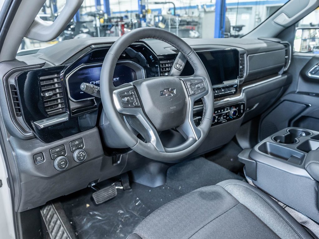 Chevrolet Silverado 1500  2026 à St-Jérôme, Québec - 12 - w1024h768px