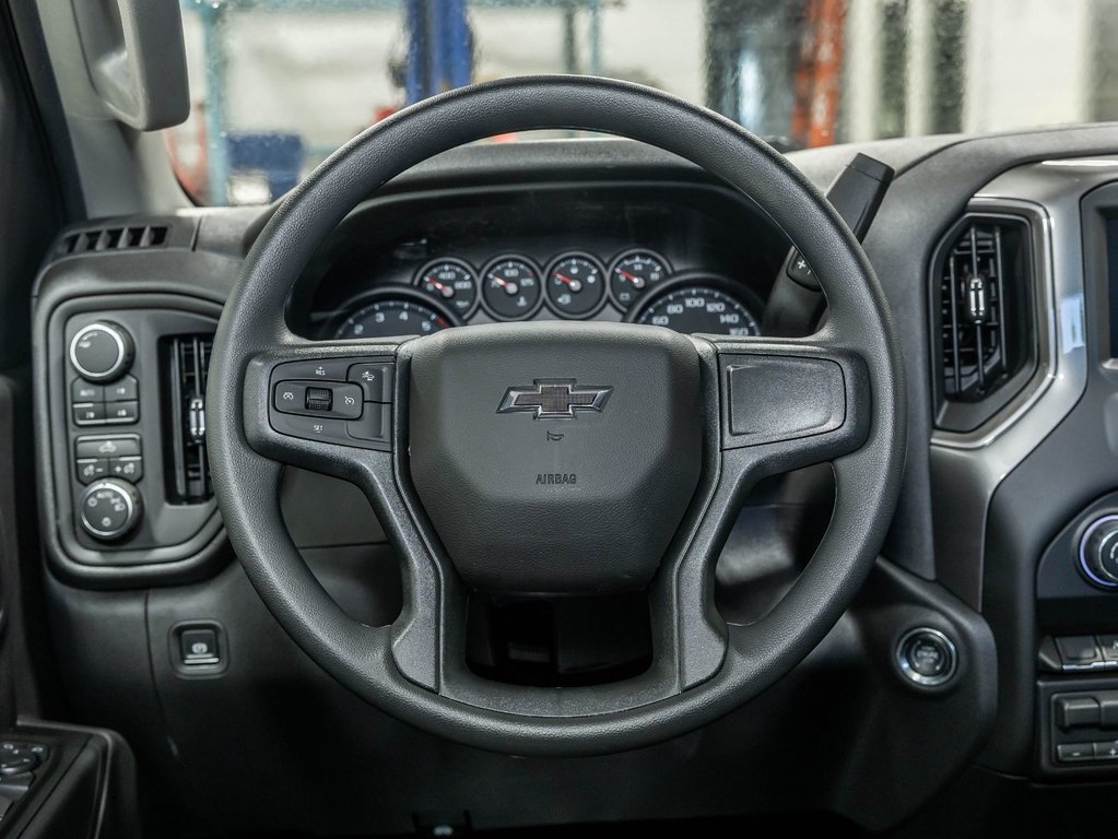 2026 Chevrolet Silverado 1500 in St-Jérôme, Quebec - 12 - w1024h768px