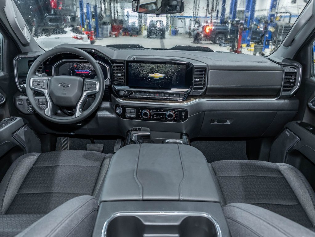 Chevrolet Silverado 1500  2026 à St-Jérôme, Québec - 4 - w1024h768px