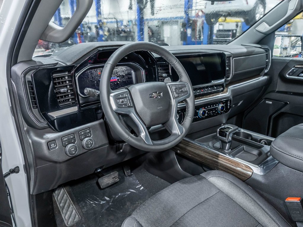 Chevrolet Silverado 1500  2026 à St-Jérôme, Québec - 12 - w1024h768px