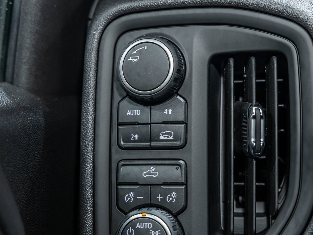 2026 Chevrolet Silverado 1500 in St-Jérôme, Quebec - 22 - w1024h768px