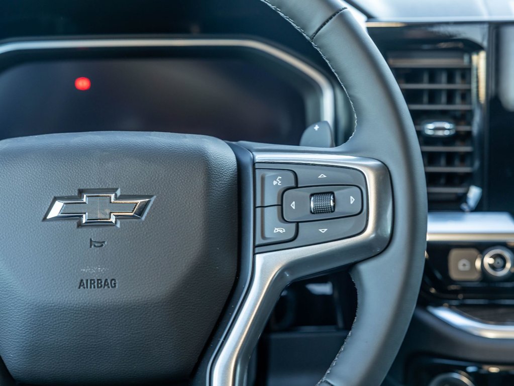 2026 Chevrolet Silverado 1500 in St-Jérôme, Quebec - 16 - w1024h768px