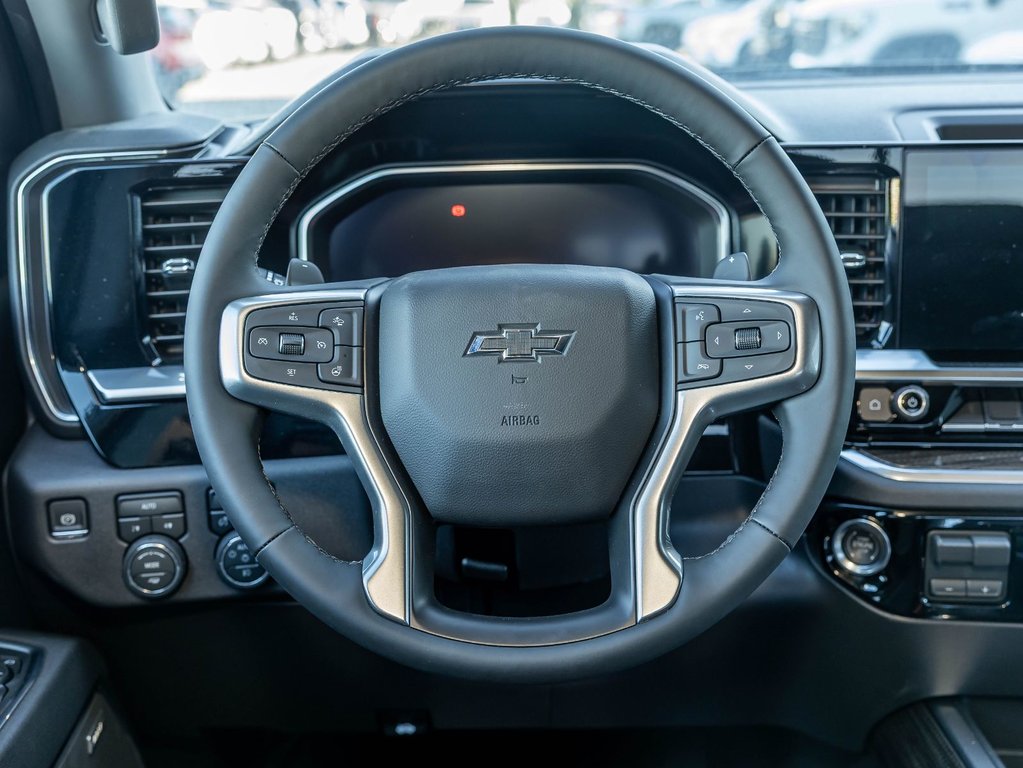 2026 Chevrolet Silverado 1500 in St-Jérôme, Quebec - 14 - w1024h768px