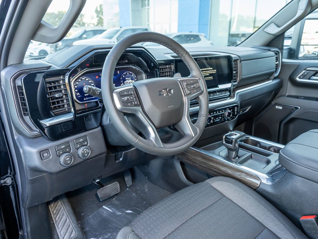 Chevrolet Silverado 1500  2026 à St-Jérôme, Québec - 9 - w1024h768px