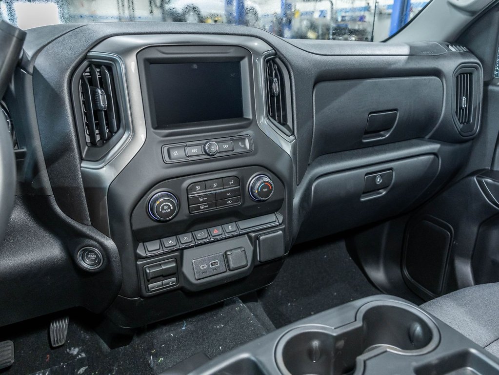 Chevrolet Silverado 1500  2026 à St-Jérôme, Québec - 18 - w1024h768px