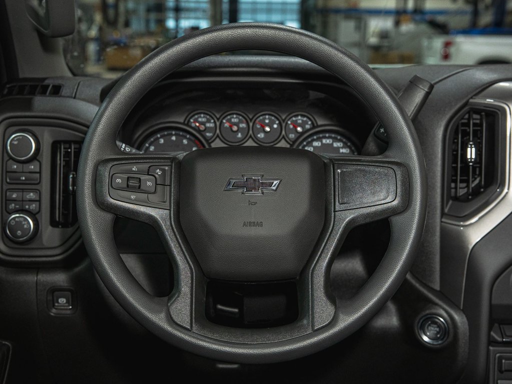 2026 Chevrolet SILVERADO 2500 4RM CUSTOM CREW in St-Jérôme, Quebec - 12 - w1024h768px