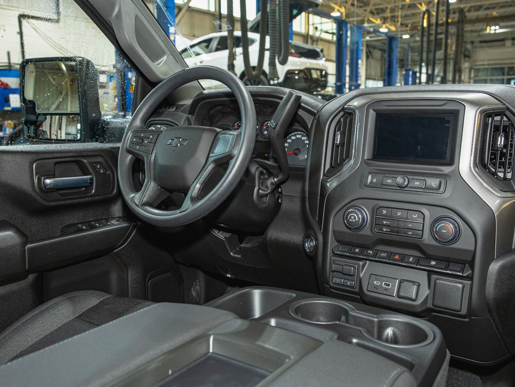 2026 Chevrolet SILVERADO 2500 4RM CUSTOM CREW in St-Jérôme, Quebec - 26 - w1024h768px