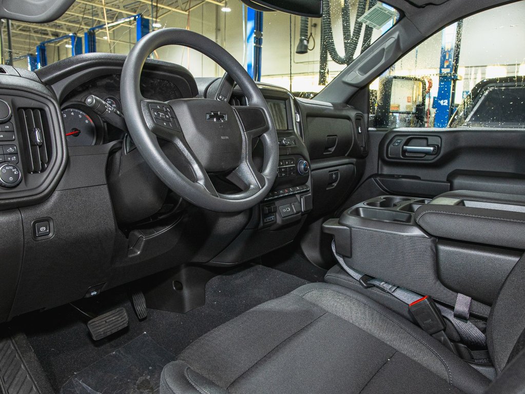 2026 Chevrolet SILVERADO 2500 4RM CUSTOM CREW in St-Jérôme, Quebec - 11 - w1024h768px