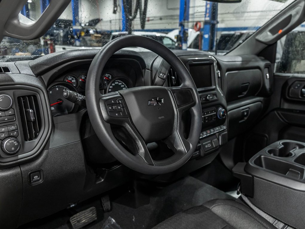 2026 Chevrolet SILVERADO 2500 4RM CUSTOM CREW in St-Jérôme, Quebec - 11 - w1024h768px
