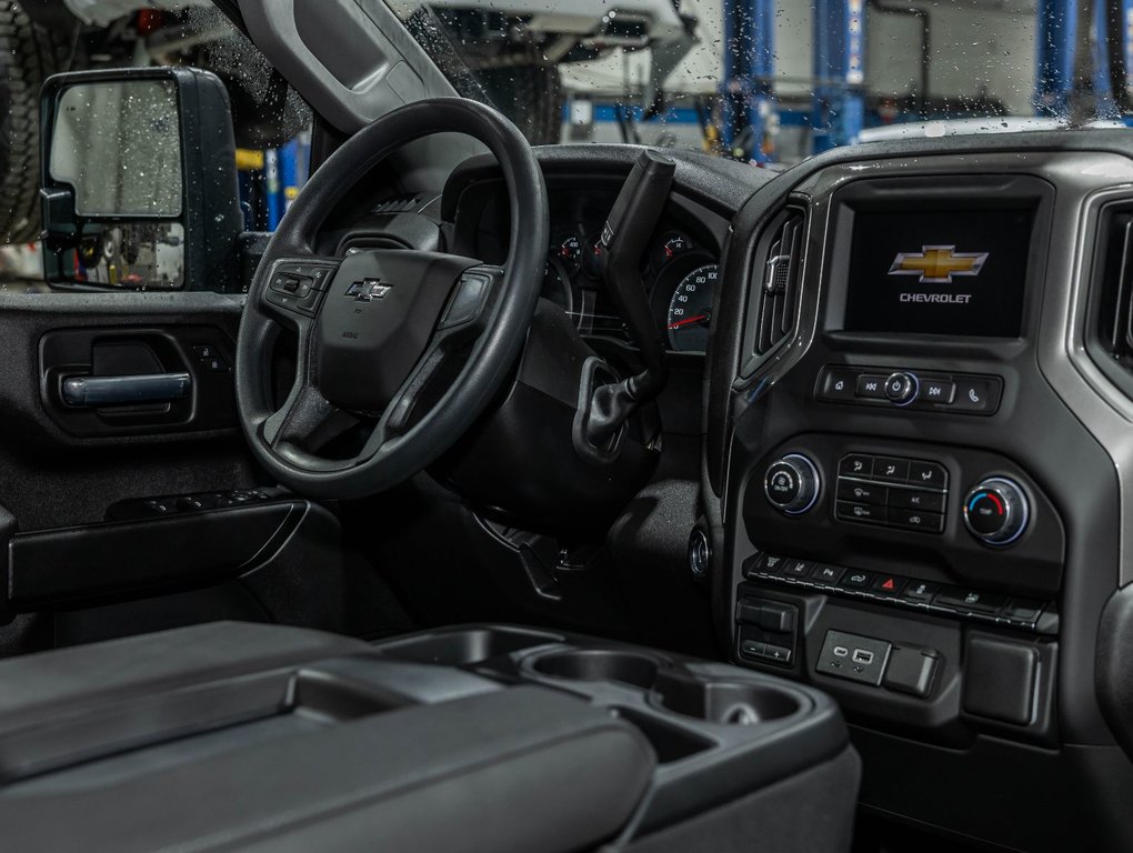 2026 Chevrolet SILVERADO 2500 4RM CUSTOM CREW in St-Jérôme, Quebec - 29 - w1024h768px