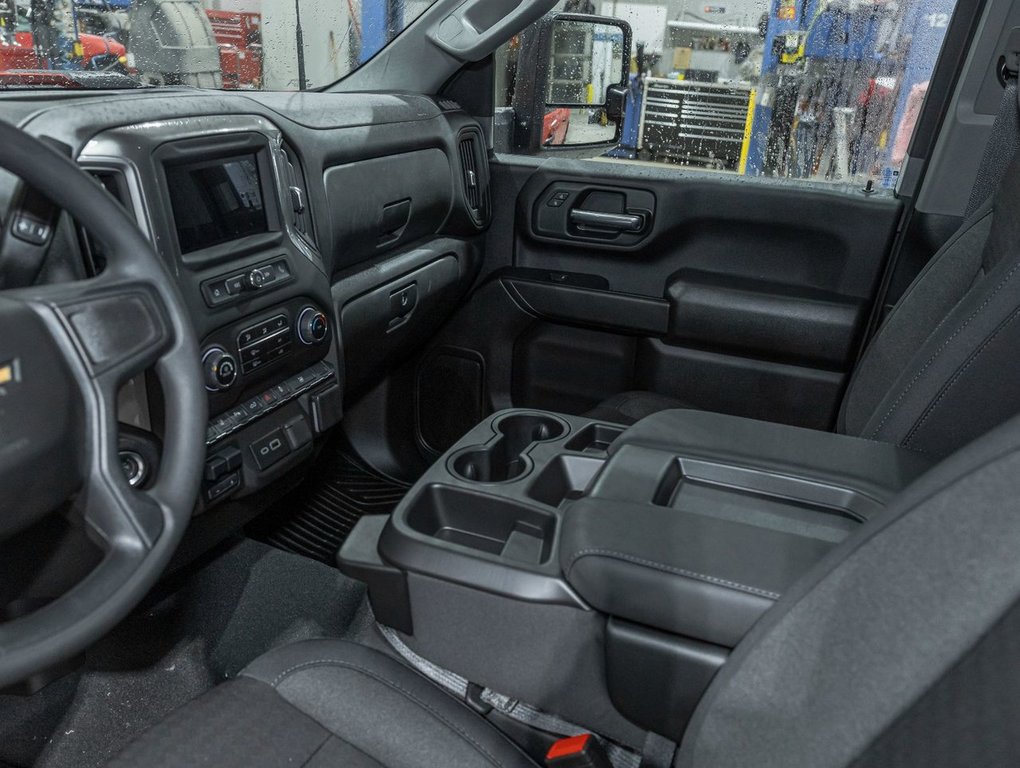 2025 Chevrolet SILVERADO 2500 HD in St-Jérôme, Quebec - 12 - w1024h768px