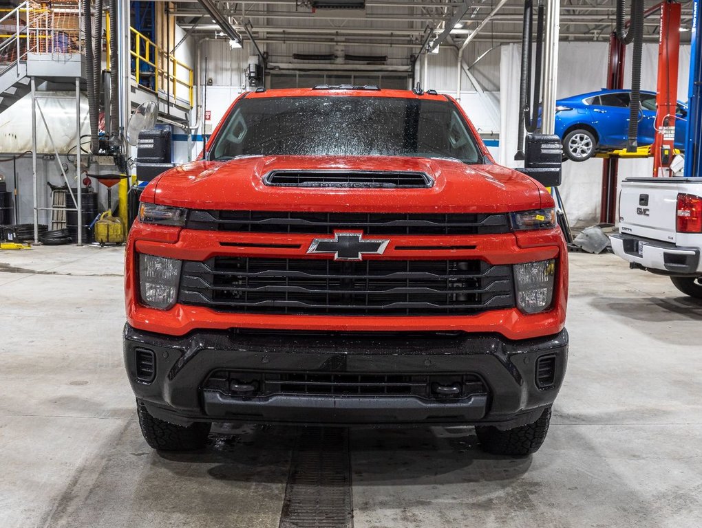 Chevrolet SILVERADO 2500 HD  2025 à St-Jérôme, Québec - 2 - w1024h768px