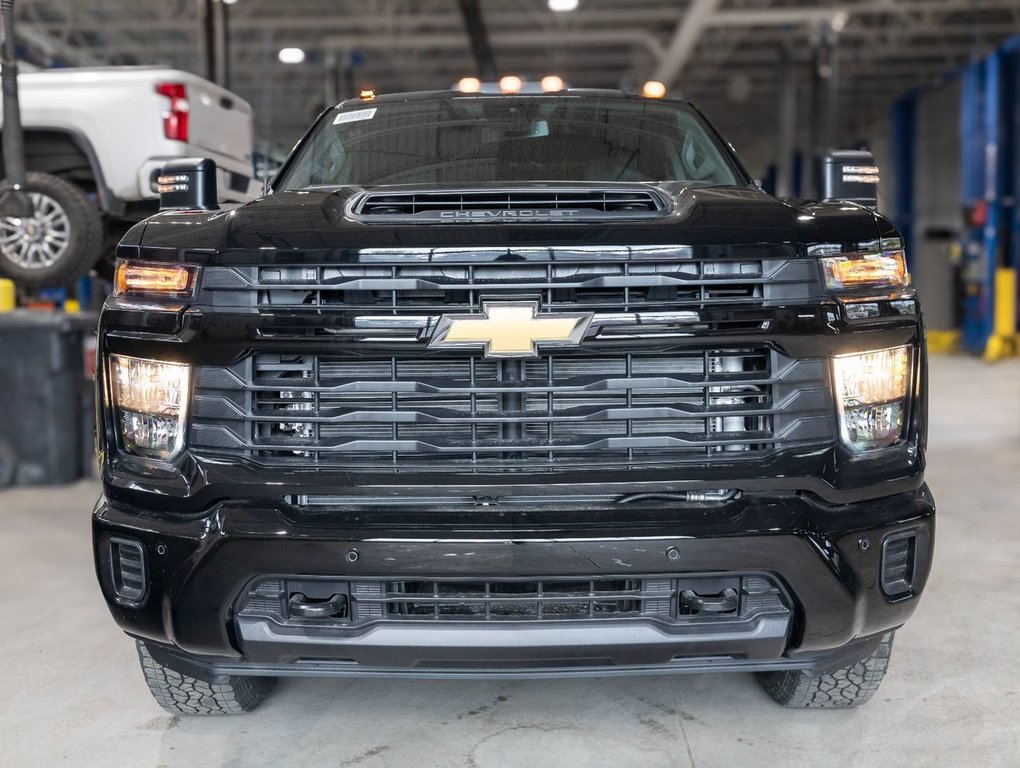 2025 Chevrolet SILVERADO 2500 HD in St-Jérôme, Quebec - 2 - w1024h768px