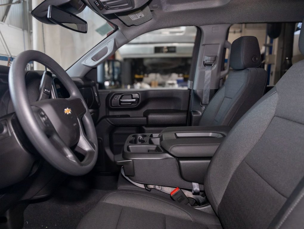 2025 Chevrolet SILVERADO 2500 HD in St-Jérôme, Quebec - 10 - w1024h768px