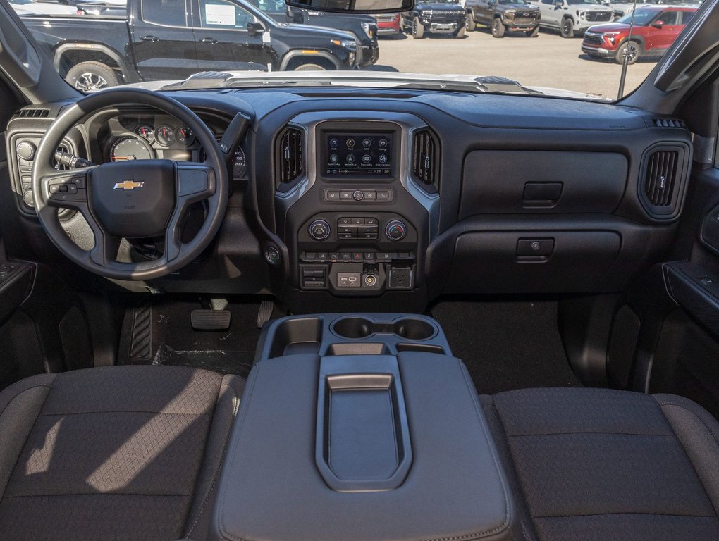 Chevrolet SILVERADO 2500 HD  2025 à St-Jérôme, Québec - 4 - w1024h768px