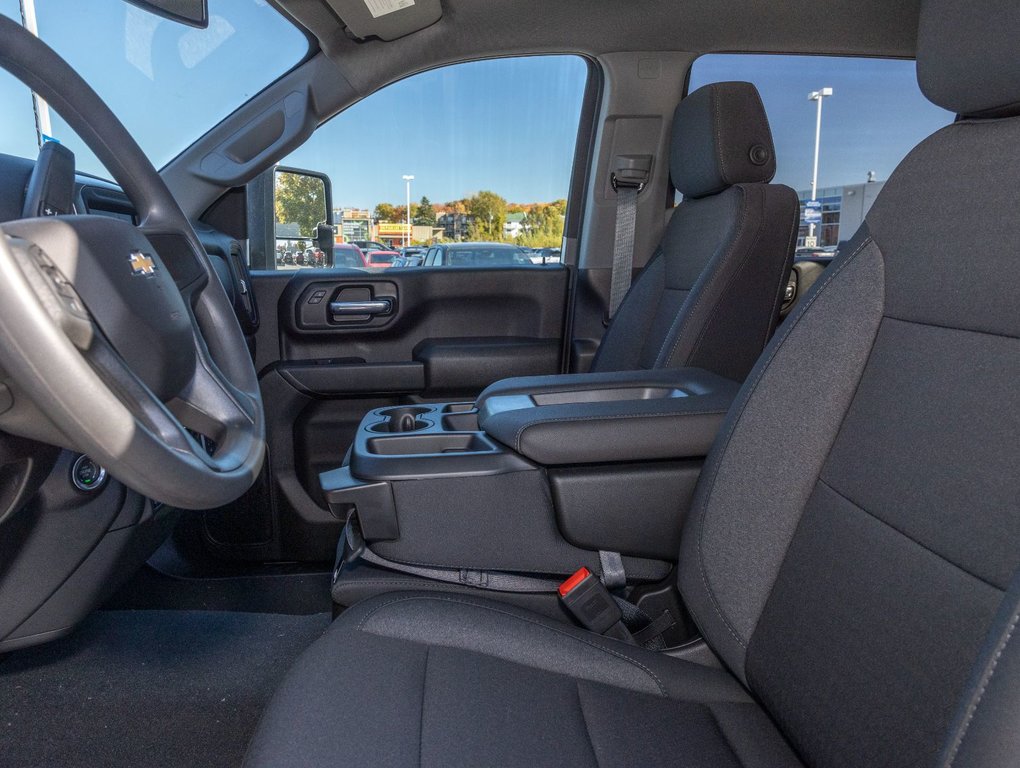 Chevrolet SILVERADO 2500 HD  2025 à St-Jérôme, Québec - 10 - w1024h768px