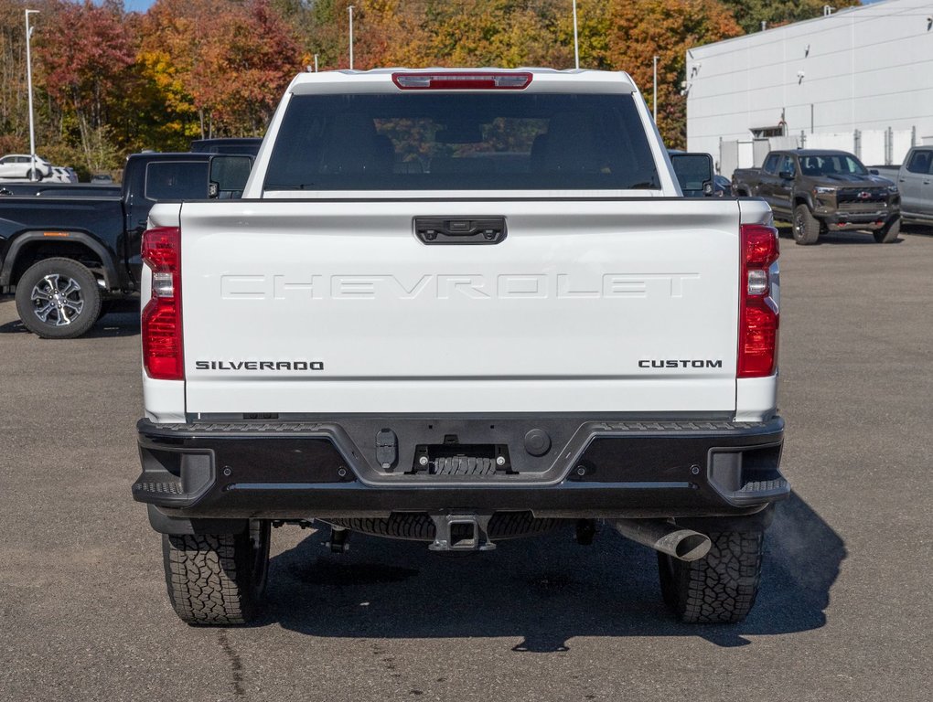 Chevrolet SILVERADO 2500 HD  2025 à St-Jérôme, Québec - 6 - w1024h768px