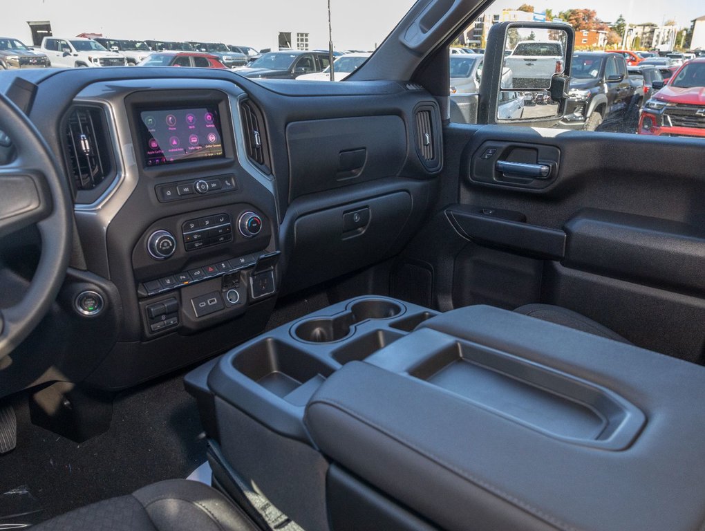 Chevrolet SILVERADO 2500 HD  2025 à St-Jérôme, Québec - 17 - w1024h768px