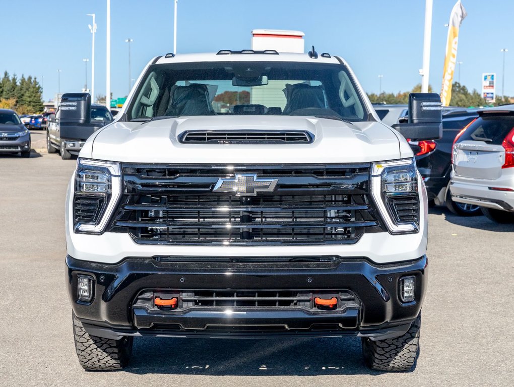 Chevrolet SILVERADO 2500 HD  2025 à St-Jérôme, Québec - 2 - w1024h768px