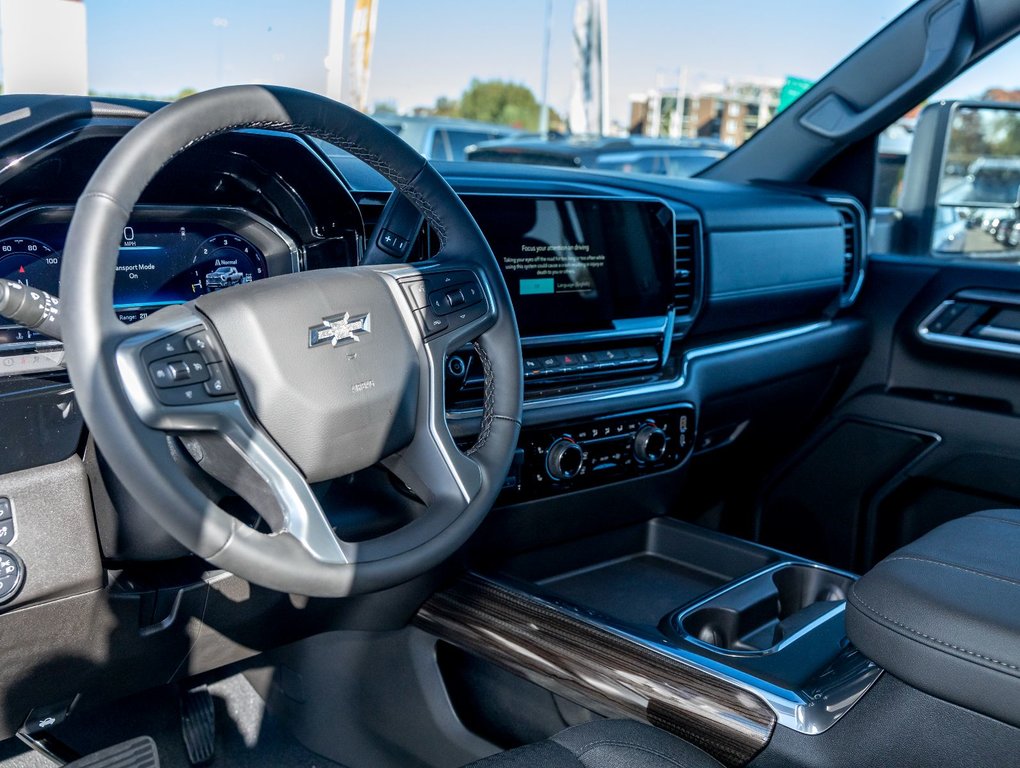 Chevrolet SILVERADO 2500 HD  2025 à St-Jérôme, Québec - 12 - w1024h768px