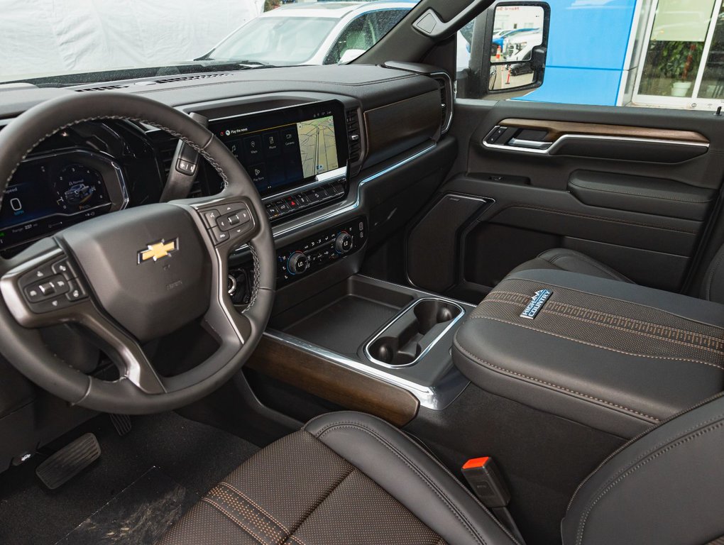 2025 Chevrolet SILVERADO 2500 HD in St-Jérôme, Quebec - 15 - w1024h768px