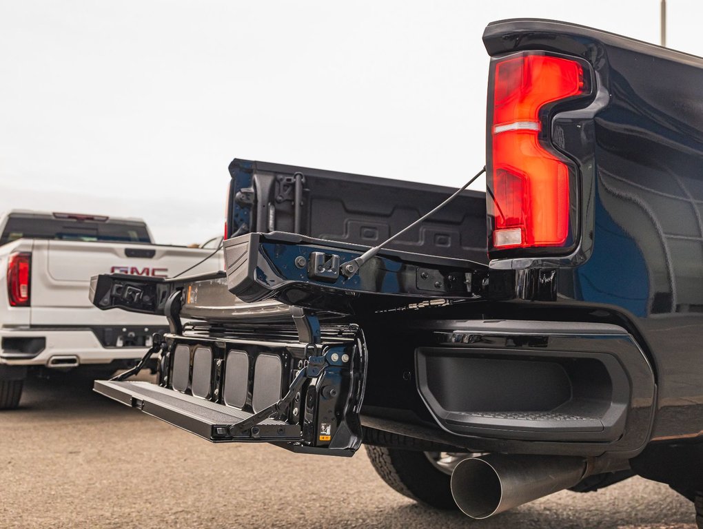 2025 Chevrolet SILVERADO 2500 HD in St-Jérôme, Quebec - 8 - w1024h768px