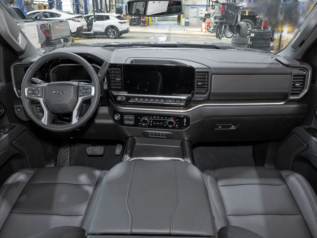 2025 Chevrolet SILVERADO 2500 HD in St-Jérôme, Quebec - 4 - w1024h768px