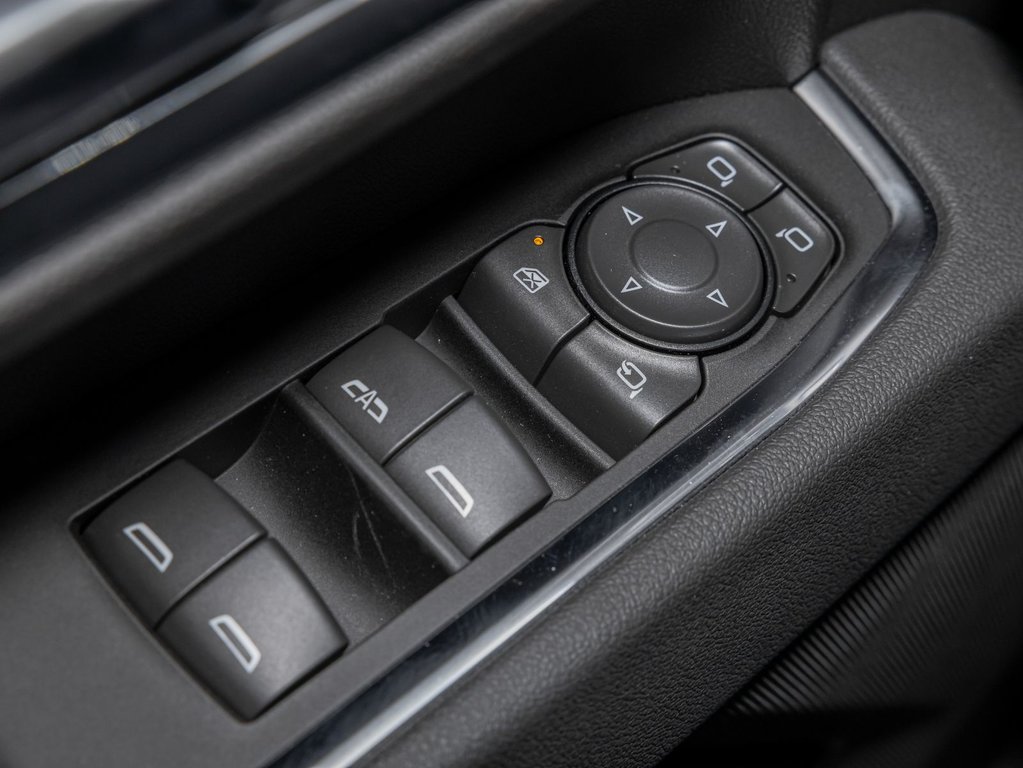 2025 Chevrolet SILVERADO 2500 HD in St-Jérôme, Quebec - 26 - w1024h768px
