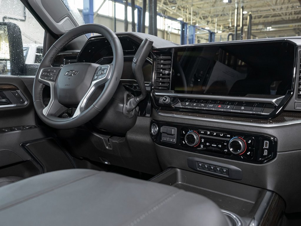 2025 Chevrolet SILVERADO 2500 HD in St-Jérôme, Quebec - 29 - w1024h768px