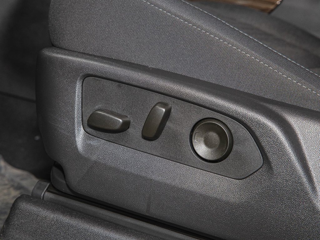 Chevrolet SILVERADO 2500 HD  2025 à St-Jérôme, Québec - 26 - w1024h768px