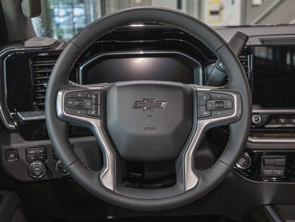 Chevrolet SILVERADO 2500 HD  2025 à St-Jérôme, Québec - 13 - w1024h768px