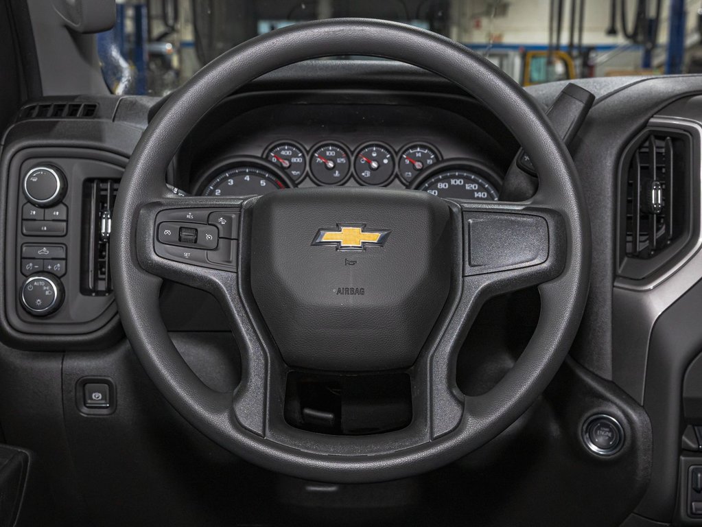 Chevrolet SILVERADO 2500 HD  2025 à St-Jérôme, Québec - 12 - w1024h768px