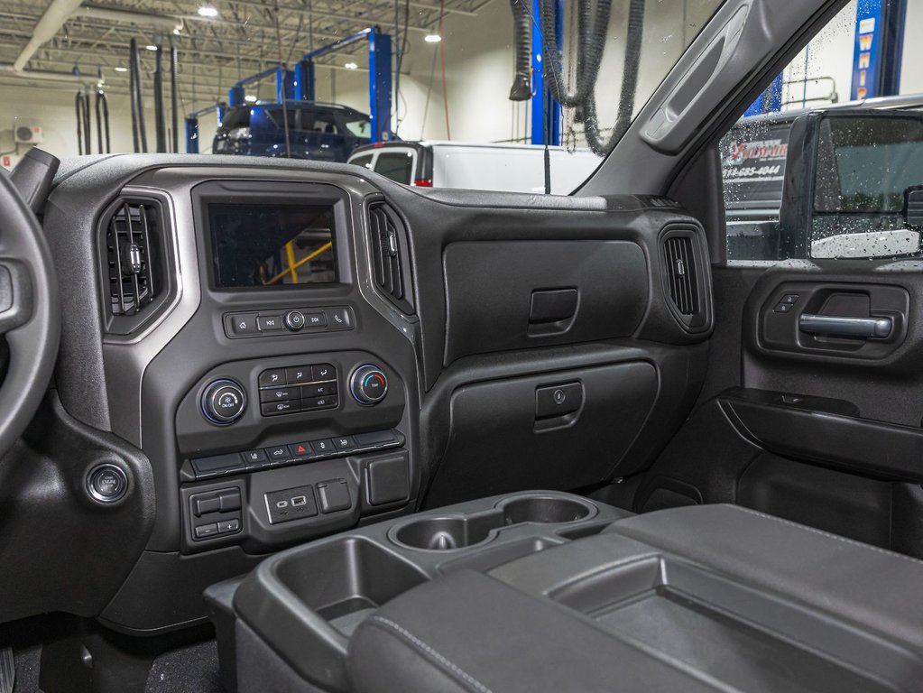 Chevrolet SILVERADO 2500 HD  2025 à St-Jérôme, Québec - 17 - w1024h768px