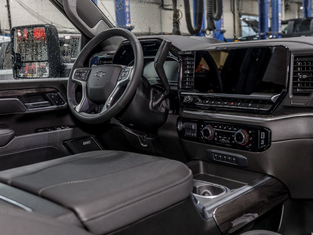 Chevrolet SILVERADO 2500 HD  2025 à St-Jérôme, Québec - 32 - w1024h768px