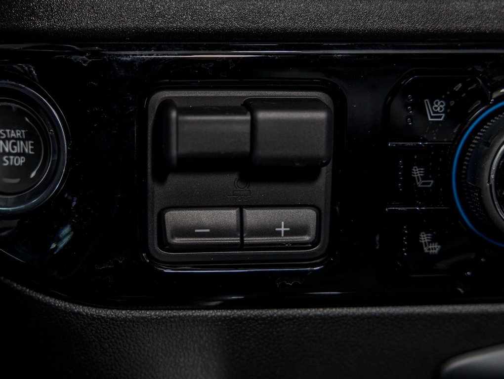 Chevrolet SILVERADO 2500 HD  2025 à St-Jérôme, Québec - 27 - w1024h768px