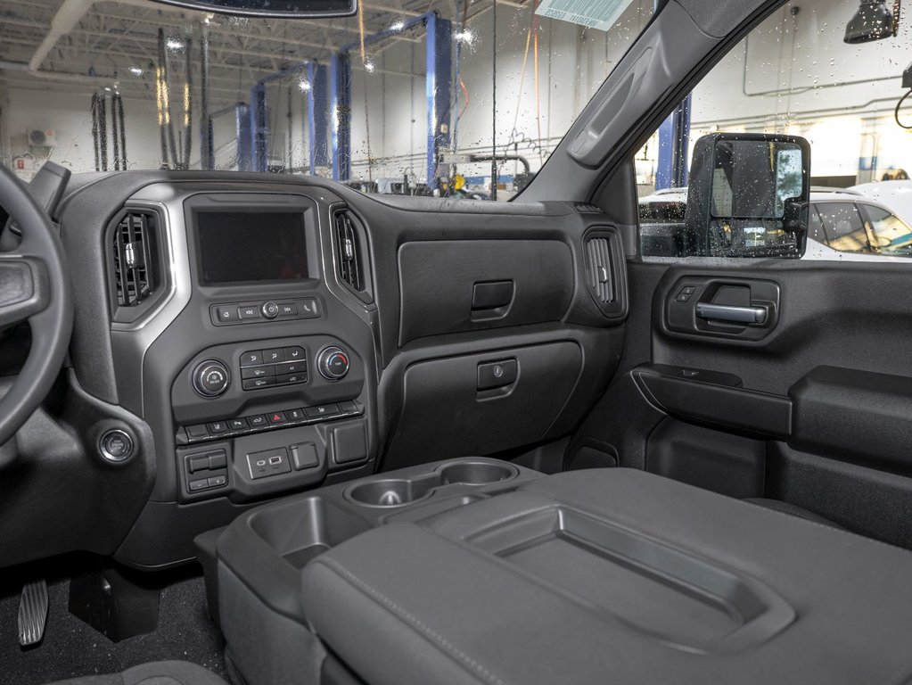 Chevrolet SILVERADO 2500 HD  2025 à St-Jérôme, Québec - 17 - w1024h768px