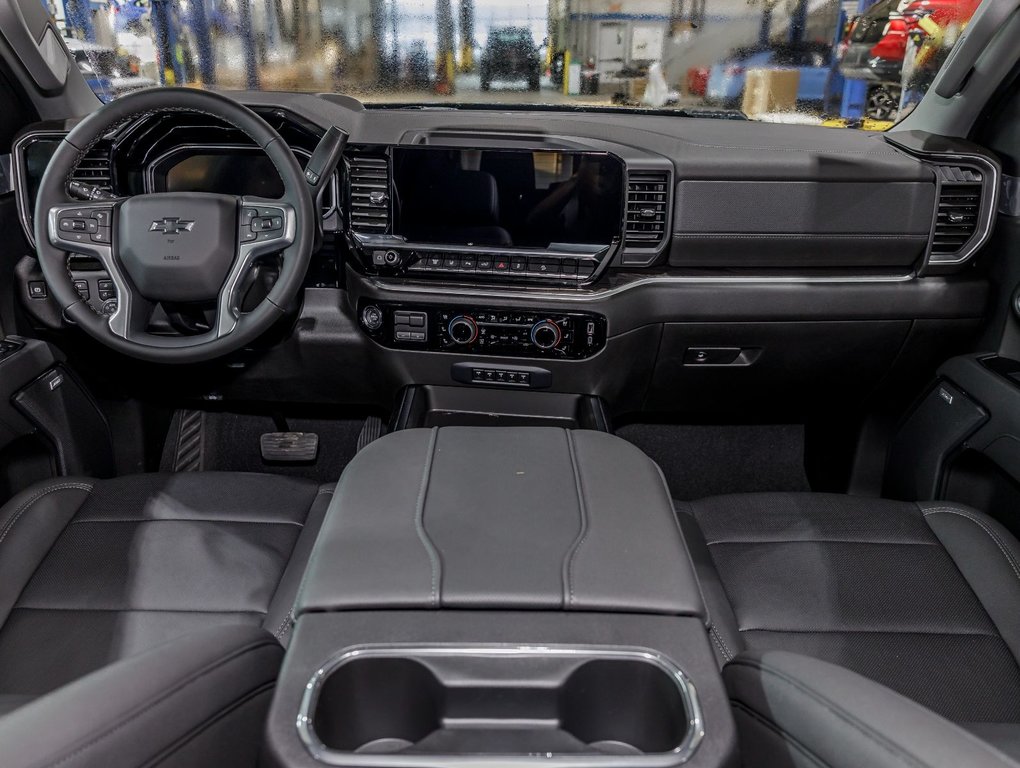 2025 Chevrolet SILVERADO 2500 HD in St-Jérôme, Quebec - 4 - w1024h768px