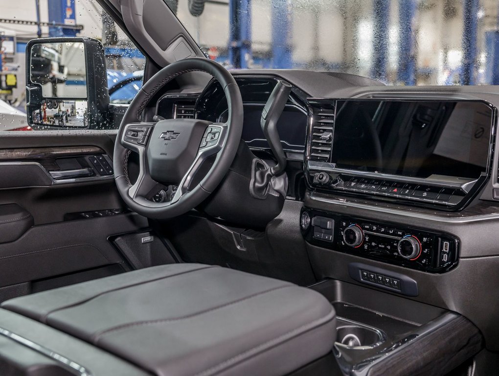 2025 Chevrolet SILVERADO 2500 HD in St-Jérôme, Quebec - 33 - w1024h768px