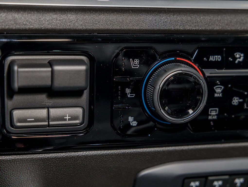 2025 Chevrolet SILVERADO 2500 HD in St-Jérôme, Quebec - 24 - w1024h768px