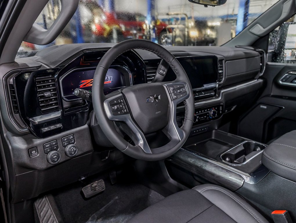 2025 Chevrolet SILVERADO 2500 HD in St-Jérôme, Quebec - 12 - w1024h768px