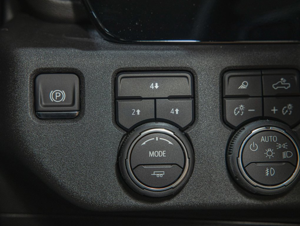 Chevrolet SILVERADO 2500 HD  2025 à St-Jérôme, Québec - 25 - w1024h768px