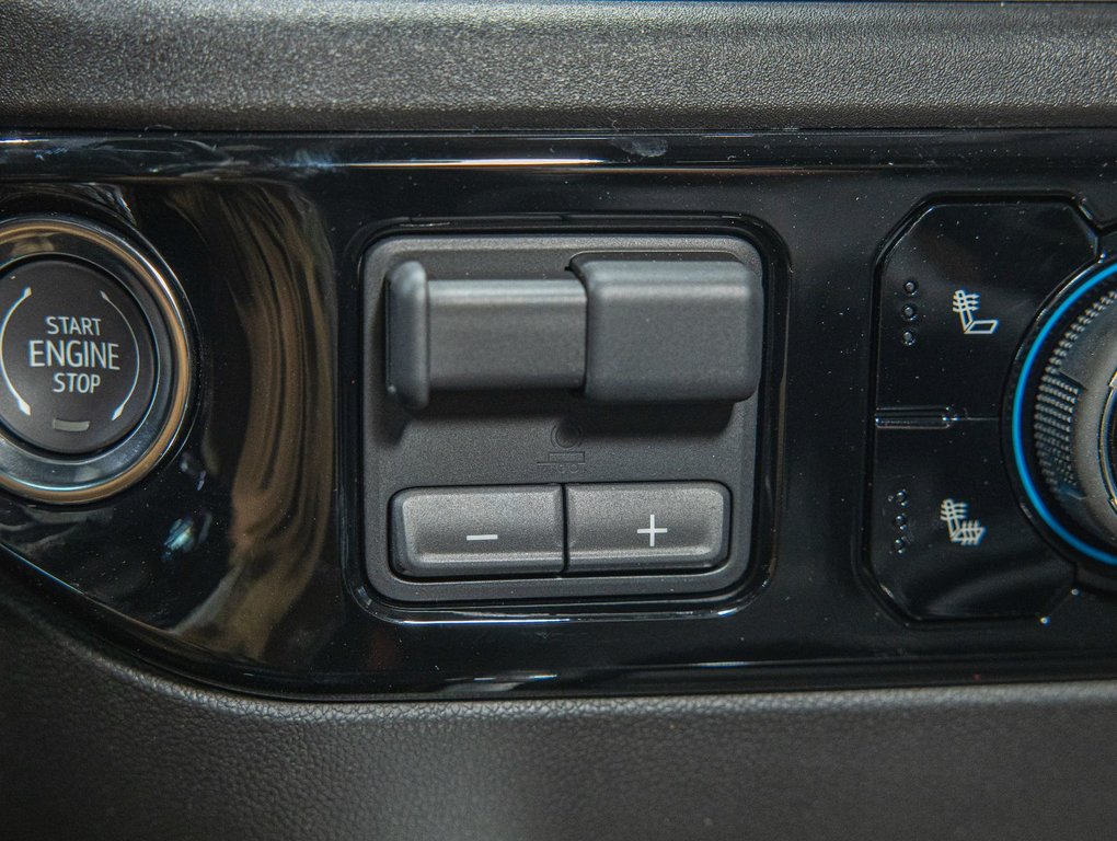 Chevrolet SILVERADO 2500 HD  2025 à St-Jérôme, Québec - 26 - w1024h768px