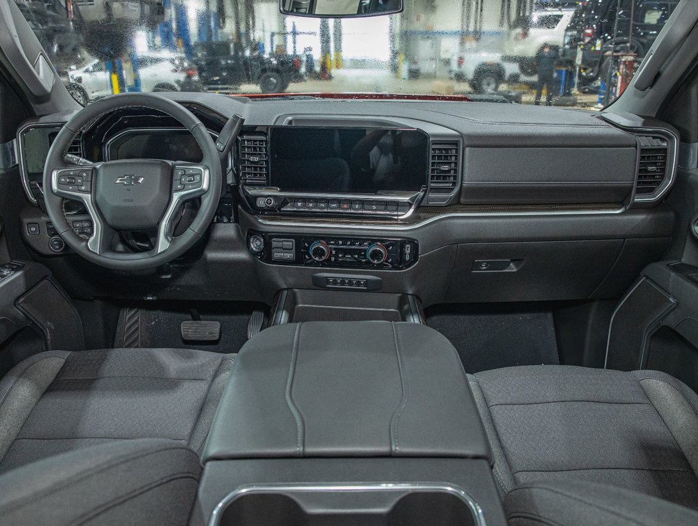 Chevrolet SILVERADO 2500 HD  2025 à St-Jérôme, Québec - 4 - w1024h768px
