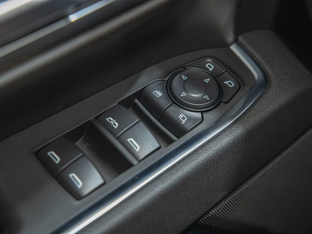 Chevrolet SILVERADO 2500 HD  2025 à St-Jérôme, Québec - 29 - w1024h768px